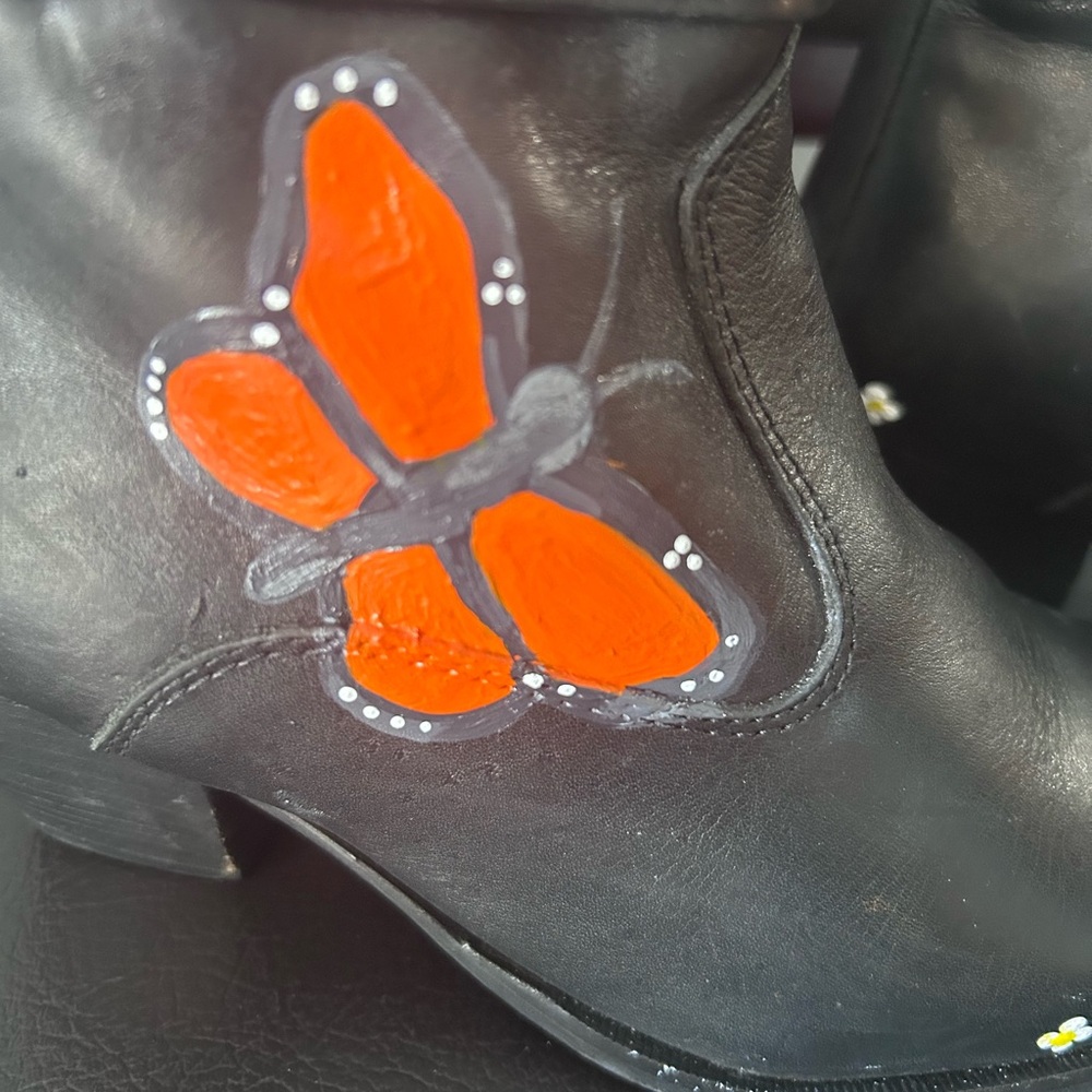 Upcycled Dingo hand painted black leather ankle boots OOAK western cowgirl - Picture 3 of 7